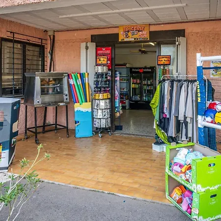 Mobil Avec Terrasse A Serignan - 3 Ch, 6 Pers. - Api-1-52-1554 Kemp *